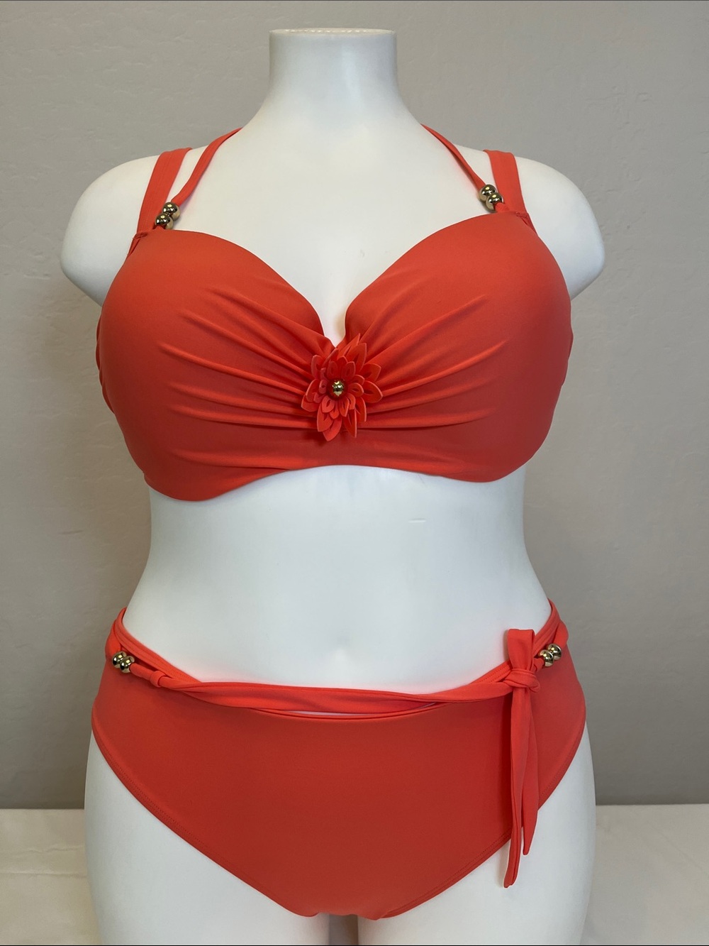 Women’s Coral Floral Accent Twist Bikini Set